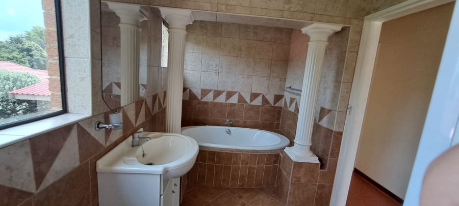 5 Bedroom Property for Sale in Ferryvale Gauteng