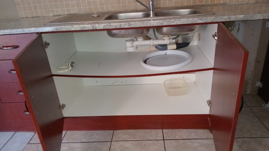 To Let 2 Bedroom Property for Rent in Meadowbrook Gauteng