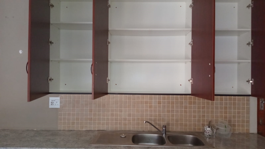 To Let 2 Bedroom Property for Rent in Meadowbrook Gauteng
