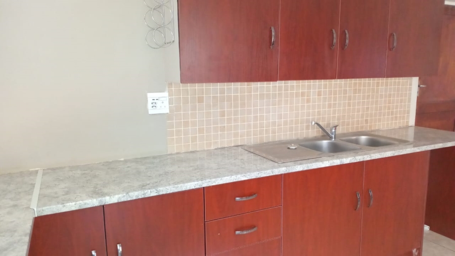 To Let 2 Bedroom Property for Rent in Meadowbrook Gauteng