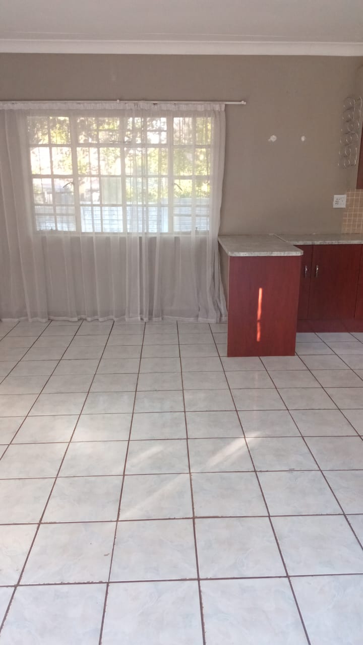 To Let 2 Bedroom Property for Rent in Meadowbrook Gauteng