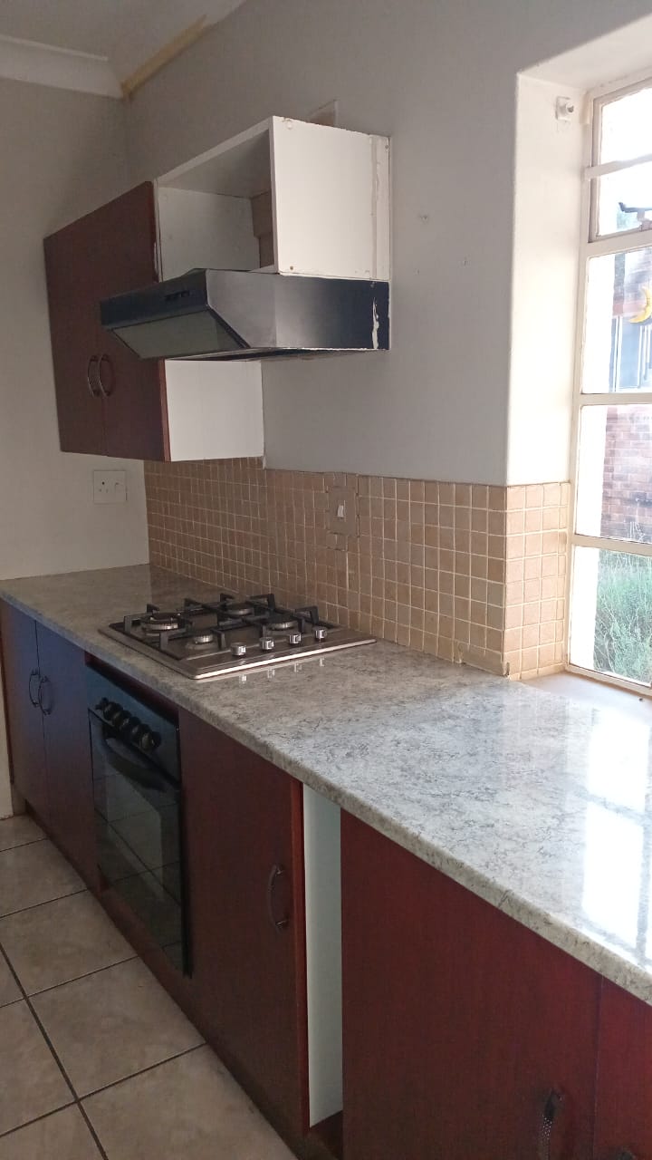 To Let 2 Bedroom Property for Rent in Meadowbrook Gauteng