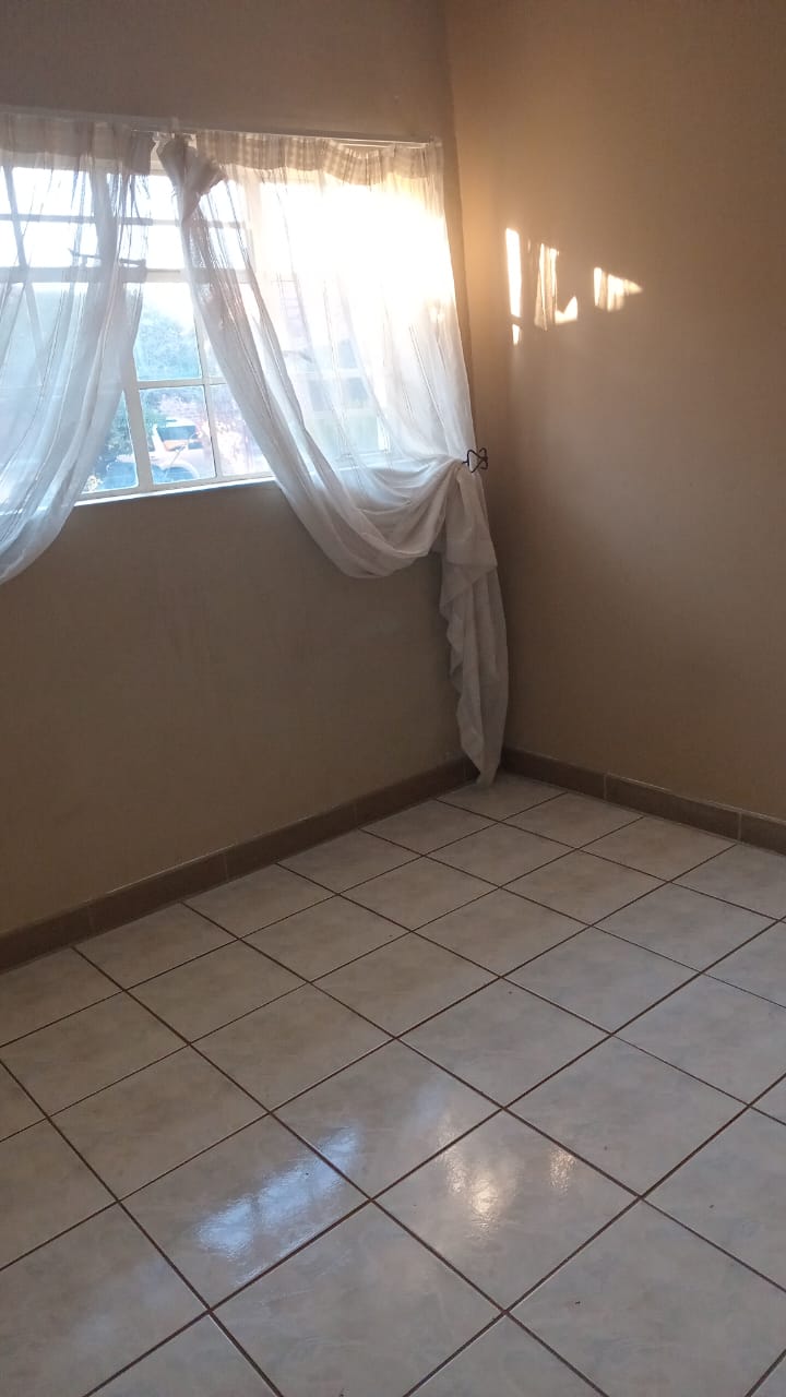 To Let 2 Bedroom Property for Rent in Meadowbrook Gauteng
