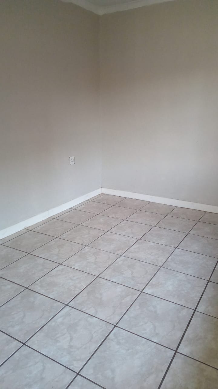 To Let 2 Bedroom Property for Rent in Meadowbrook Gauteng