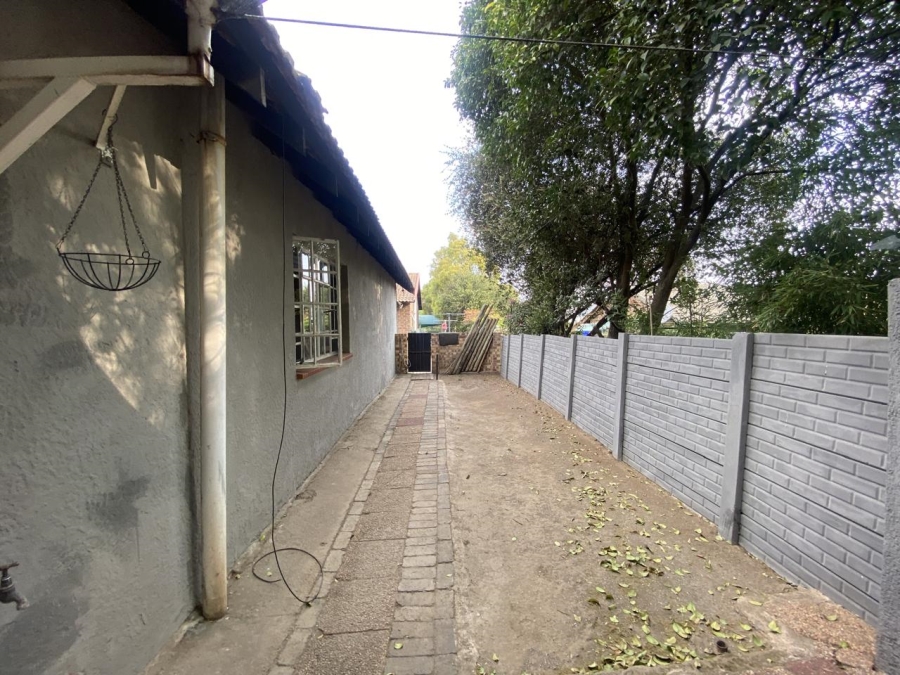 To Let 2 Bedroom Property for Rent in Meadowbrook Gauteng