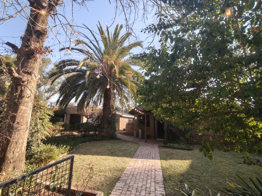 13 Bedroom Property for Sale in Mooilande Gauteng