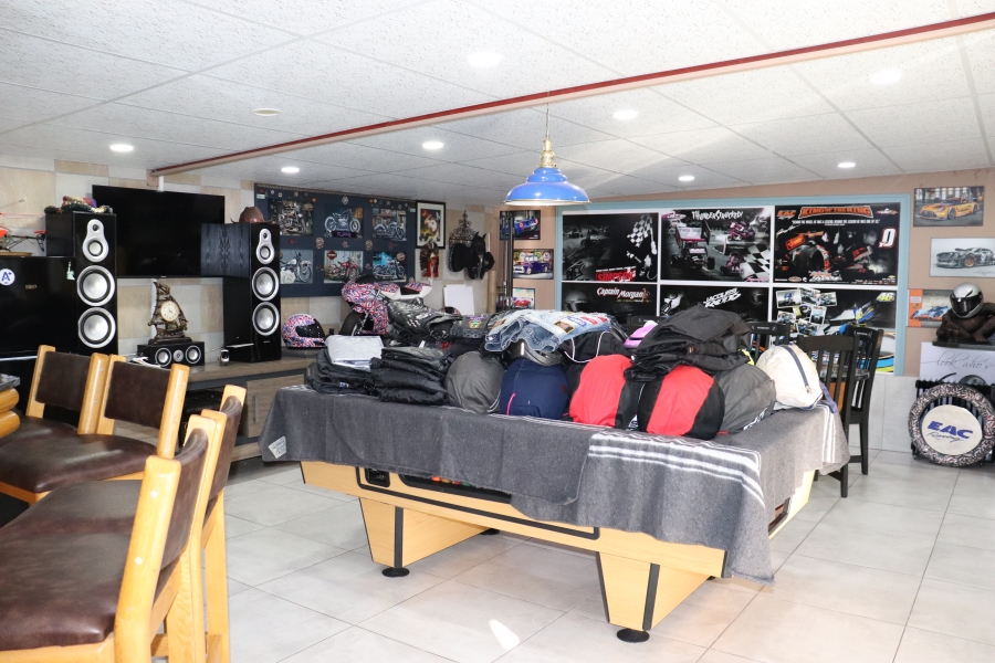 13 Bedroom Property for Sale in Mooilande Gauteng