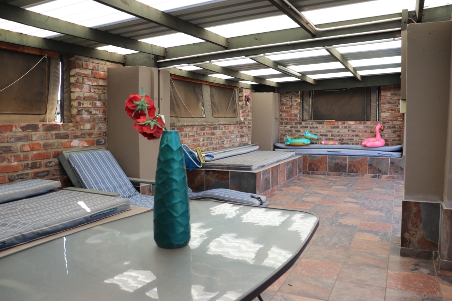 13 Bedroom Property for Sale in Mooilande Gauteng