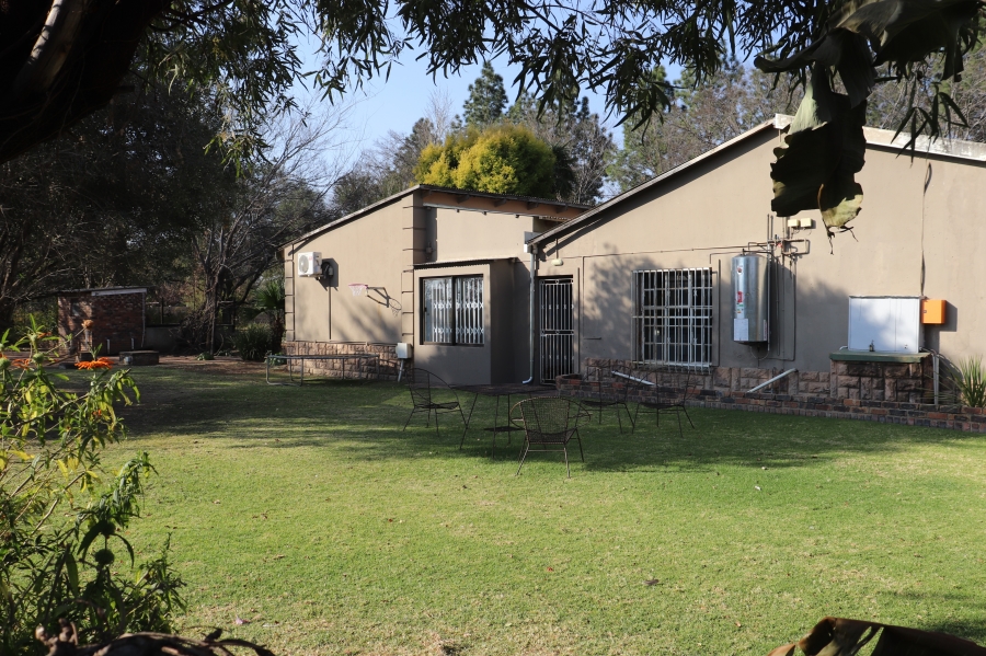 13 Bedroom Property for Sale in Mooilande Gauteng