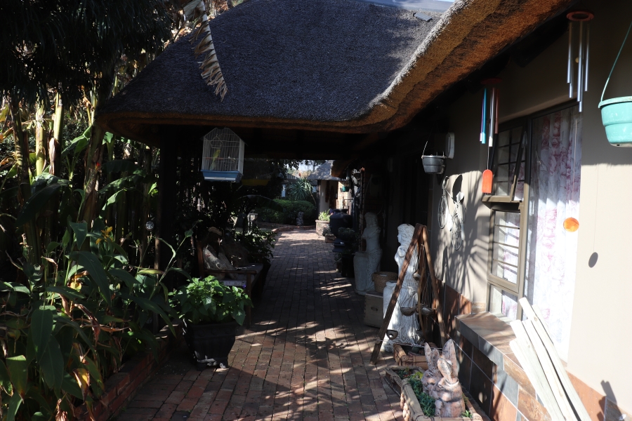 13 Bedroom Property for Sale in Mooilande Gauteng