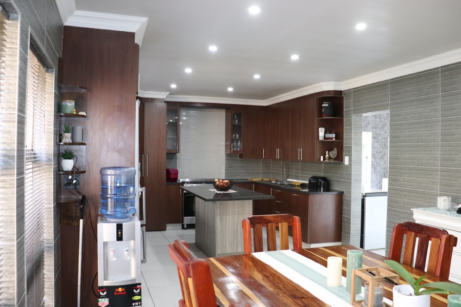 13 Bedroom Property for Sale in Mooilande Gauteng