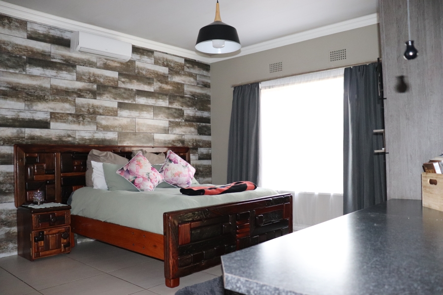 13 Bedroom Property for Sale in Mooilande Gauteng