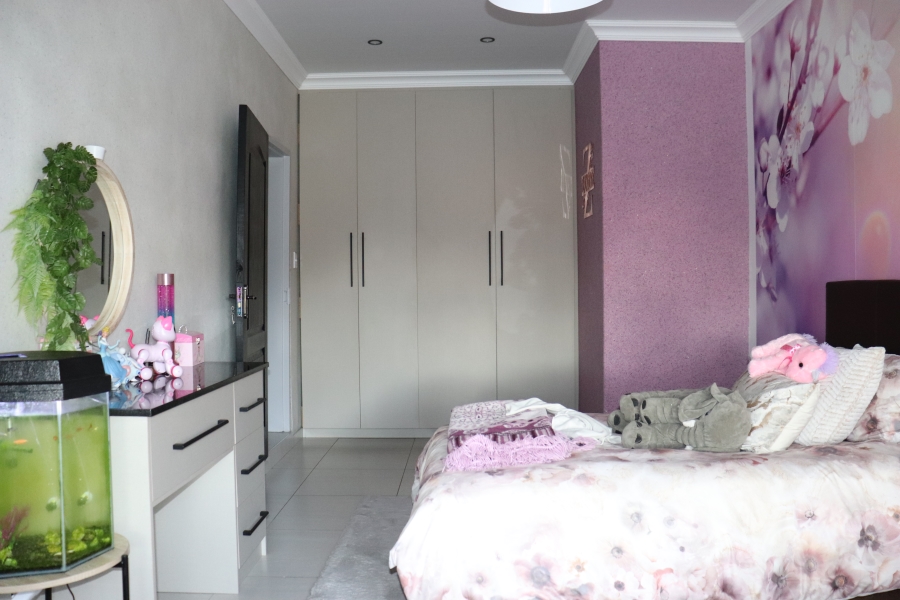 13 Bedroom Property for Sale in Mooilande Gauteng