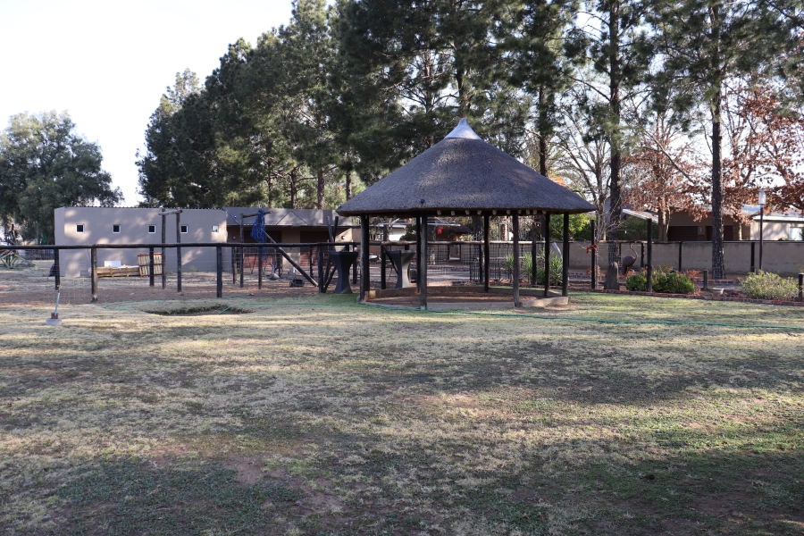13 Bedroom Property for Sale in Mooilande Gauteng
