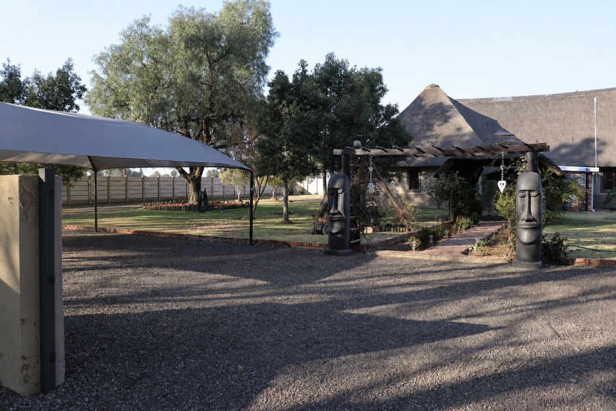13 Bedroom Property for Sale in Mooilande Gauteng
