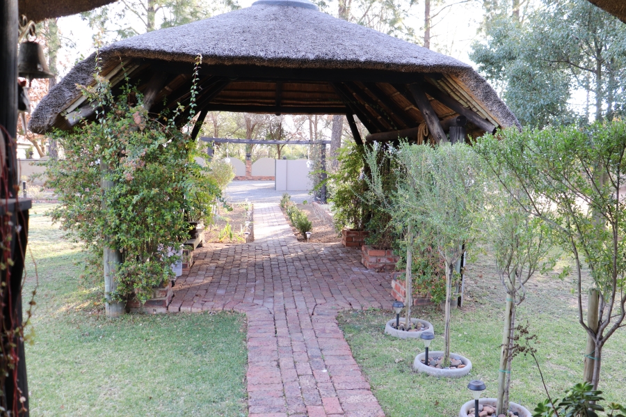 13 Bedroom Property for Sale in Mooilande Gauteng