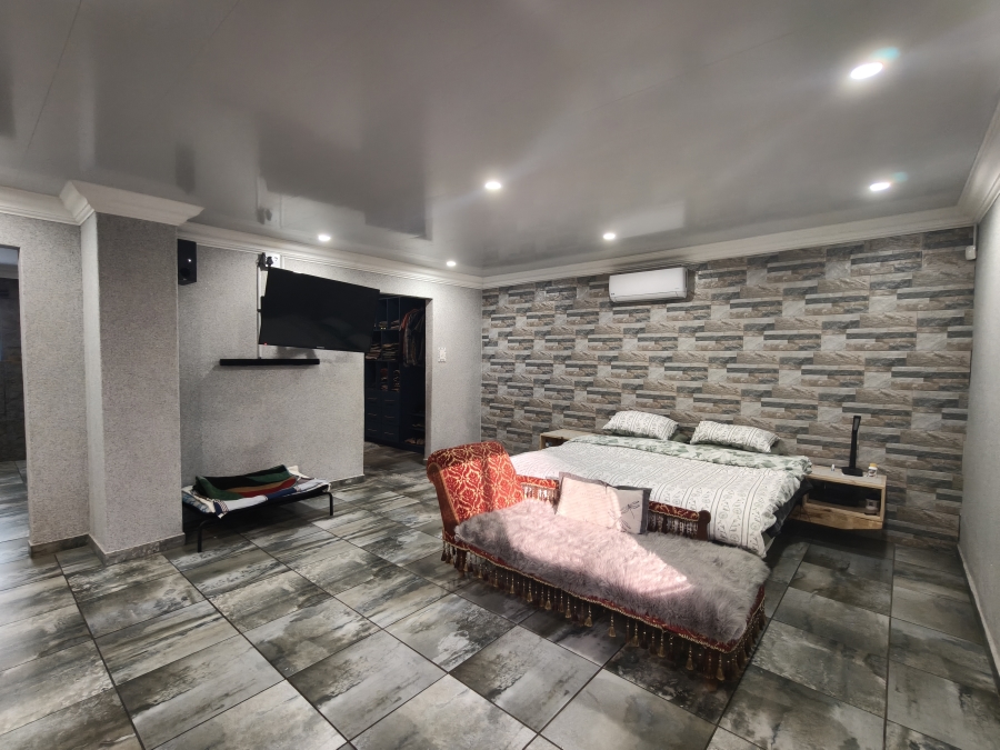 13 Bedroom Property for Sale in Mooilande Gauteng