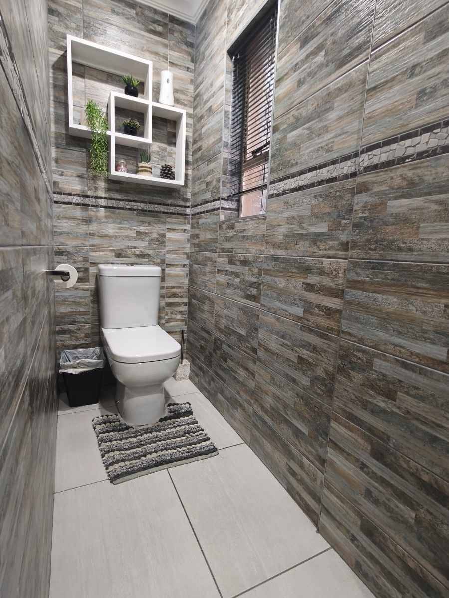 13 Bedroom Property for Sale in Mooilande Gauteng