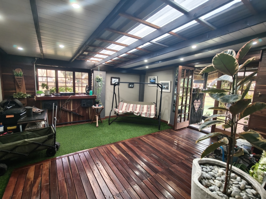 13 Bedroom Property for Sale in Mooilande Gauteng