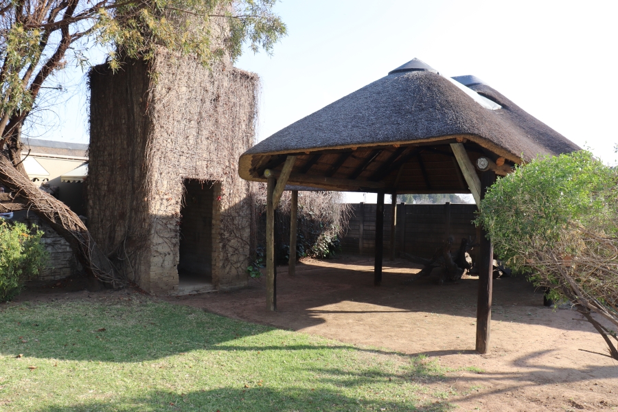 13 Bedroom Property for Sale in Mooilande Gauteng