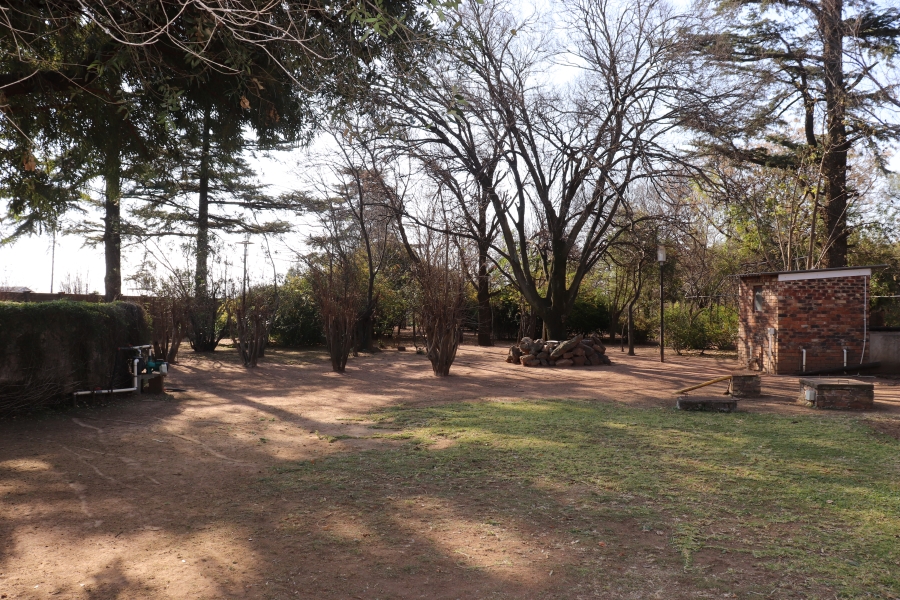 13 Bedroom Property for Sale in Mooilande Gauteng