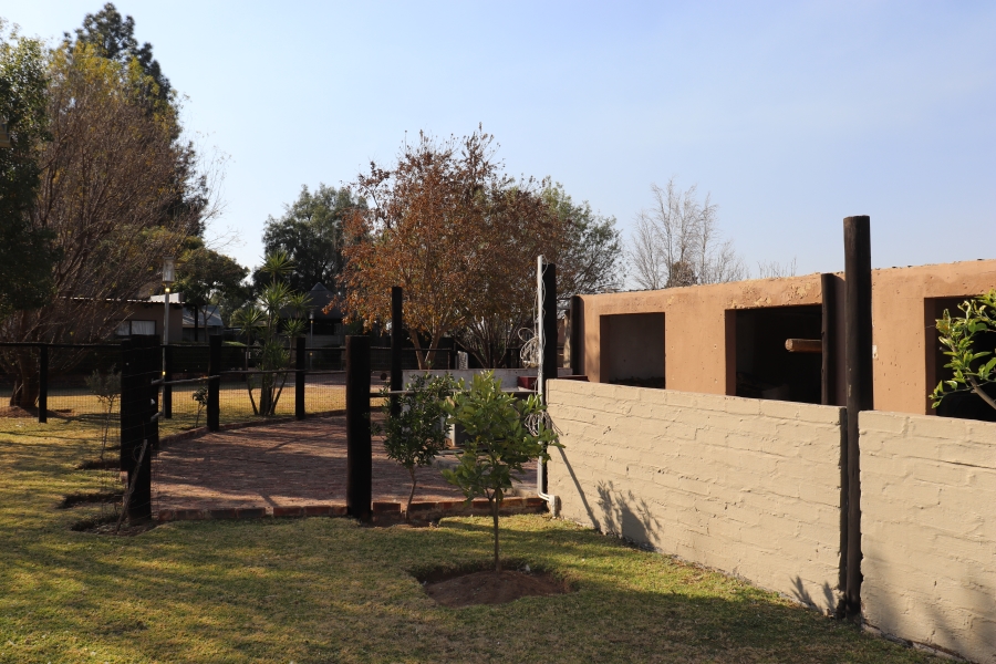 13 Bedroom Property for Sale in Mooilande Gauteng