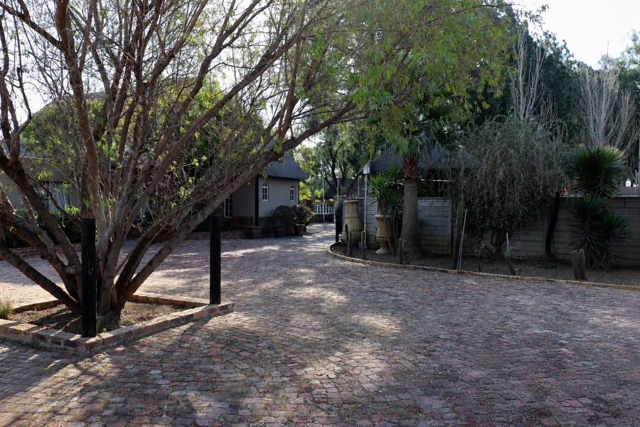 13 Bedroom Property for Sale in Mooilande Gauteng