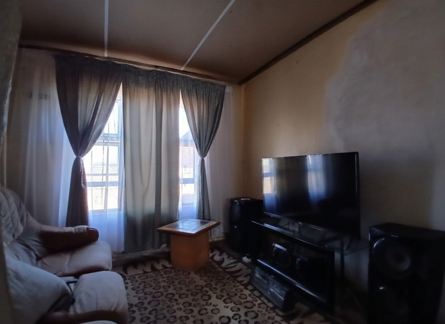 3 Bedroom Property for Sale in Lakeside Gauteng