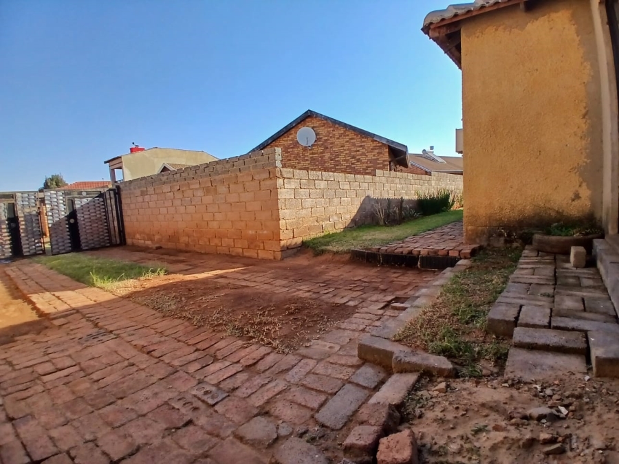 3 Bedroom Property for Sale in Lakeside Gauteng
