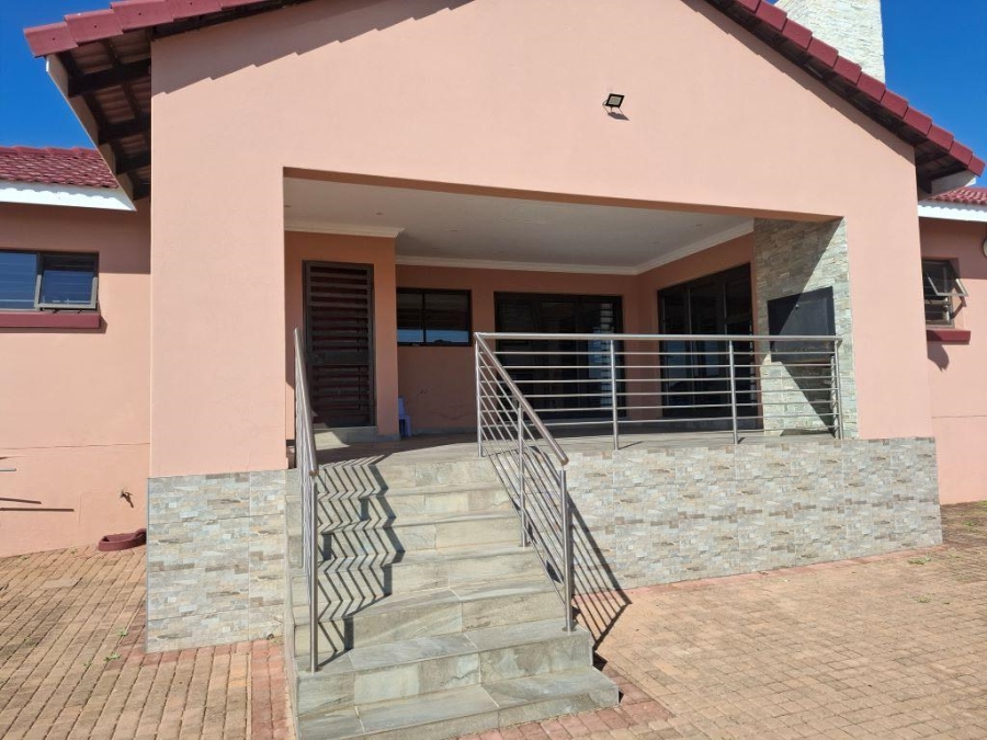 4 Bedroom Property for Sale in Westonaria Gauteng