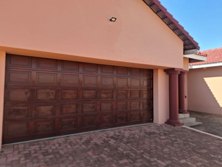 4 Bedroom Property for Sale in Westonaria Gauteng