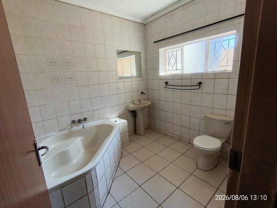 To Let 3 Bedroom Property for Rent in Birchleigh Gauteng