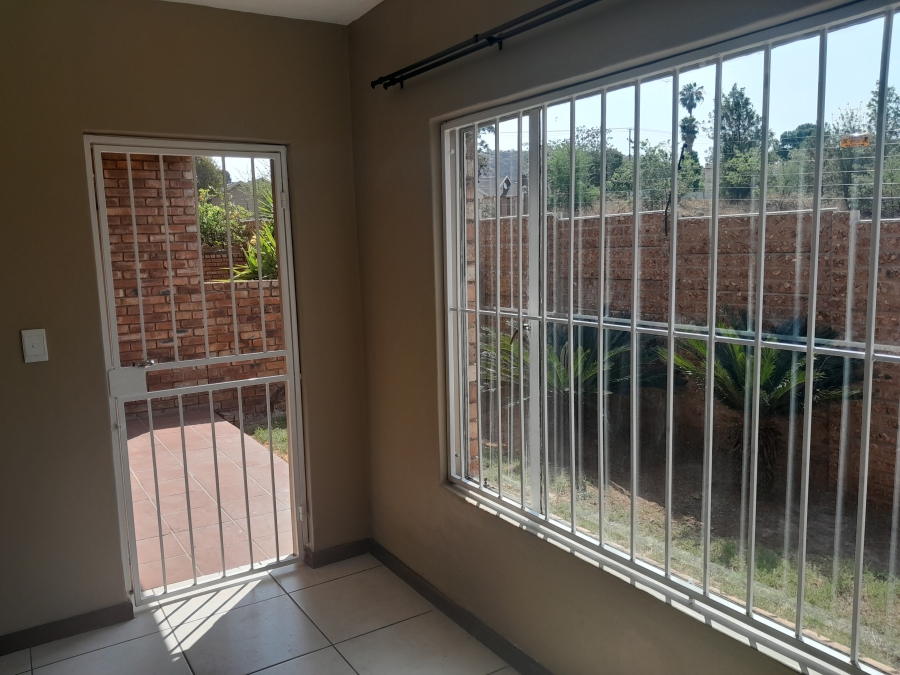 To Let 2 Bedroom Property for Rent in Kibler Park Gauteng