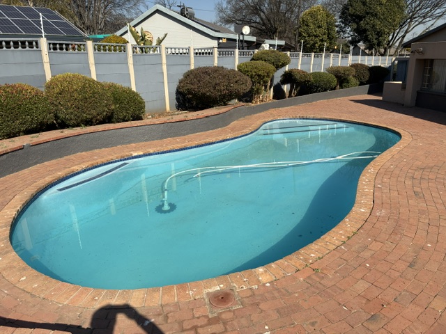 5 Bedroom Property for Sale in Hurlyvale Gauteng