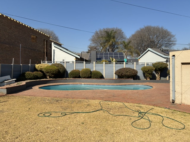 5 Bedroom Property for Sale in Hurlyvale Gauteng
