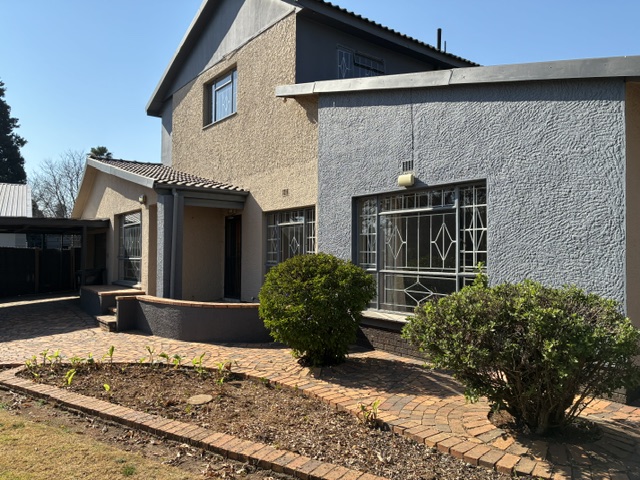 5 Bedroom Property for Sale in Hurlyvale Gauteng