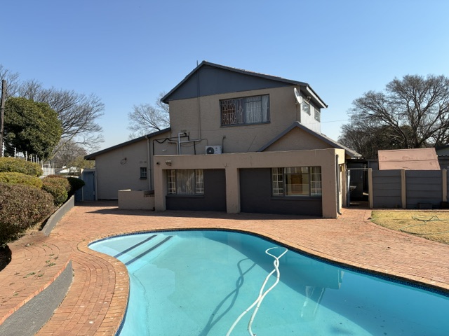 5 Bedroom Property for Sale in Hurlyvale Gauteng