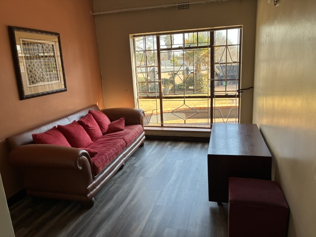 5 Bedroom Property for Sale in Hurlyvale Gauteng