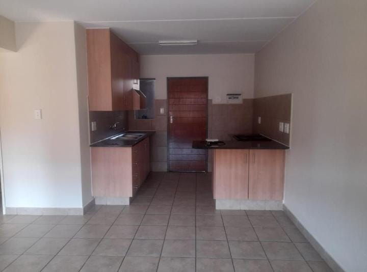 To Let 2 Bedroom Property for Rent in Kibler Park Gauteng