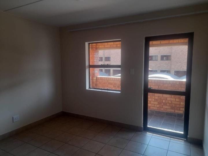 To Let 2 Bedroom Property for Rent in Kibler Park Gauteng
