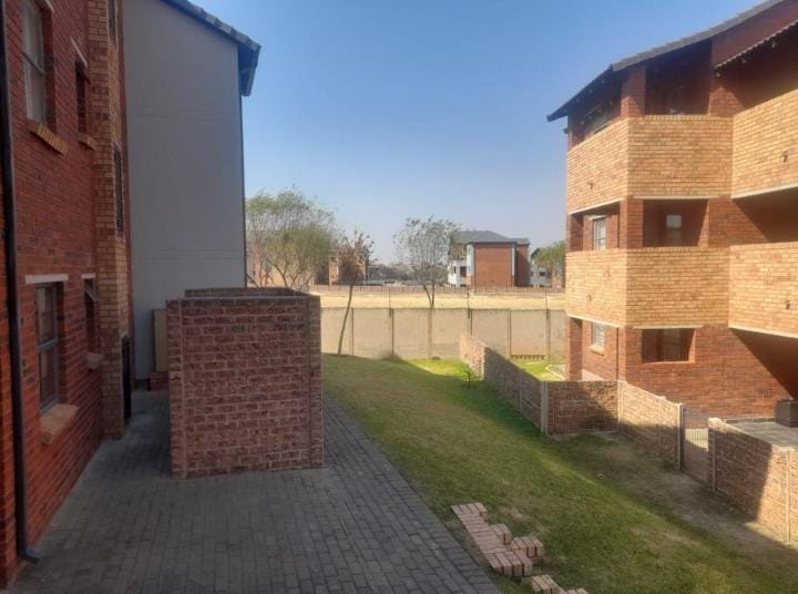 To Let 2 Bedroom Property for Rent in Kibler Park Gauteng