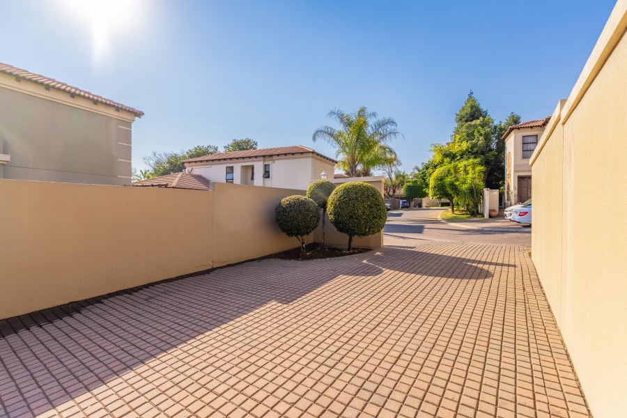 3 Bedroom Property for Sale in Douglasdale Gauteng