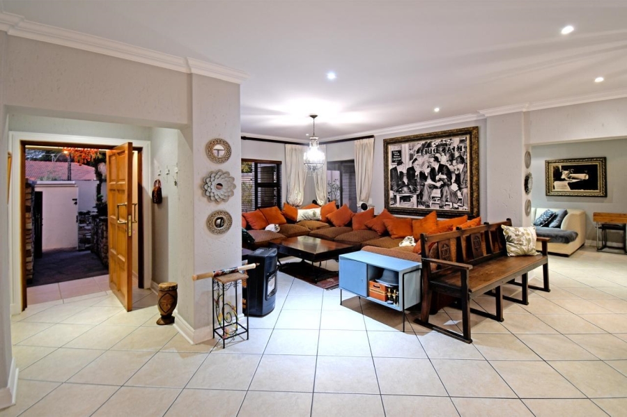 4 Bedroom Property for Sale in Waverley Gauteng