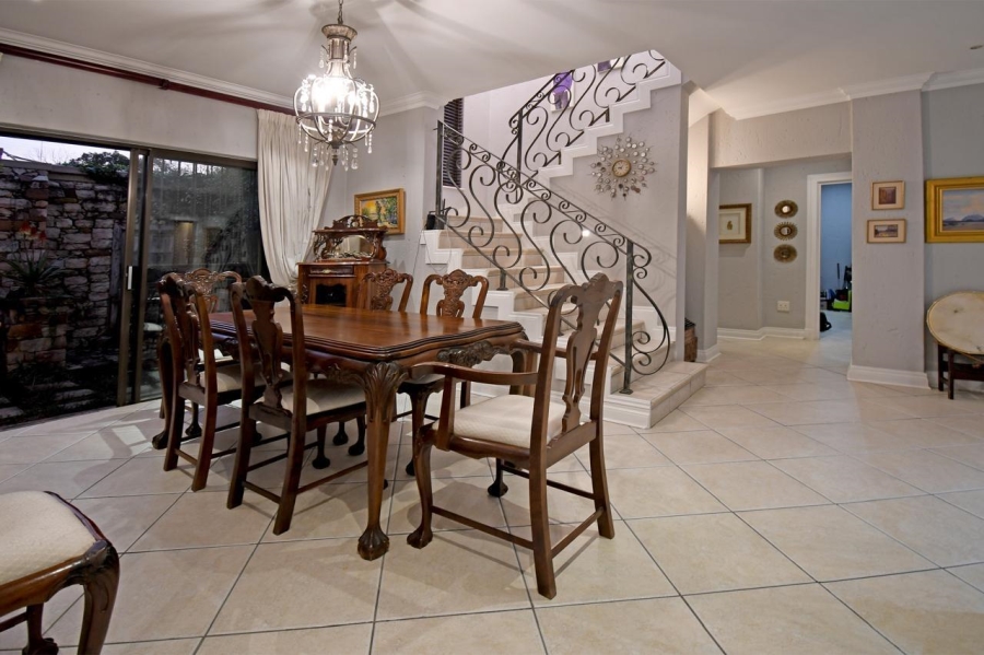 4 Bedroom Property for Sale in Waverley Gauteng