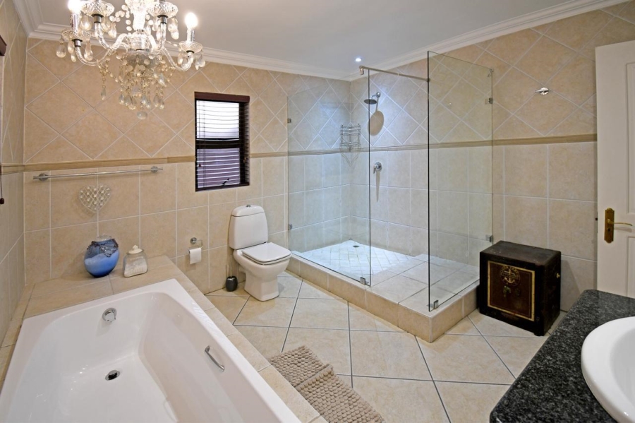 4 Bedroom Property for Sale in Waverley Gauteng