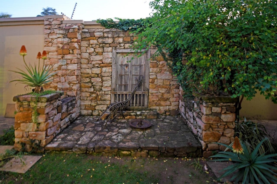 4 Bedroom Property for Sale in Waverley Gauteng
