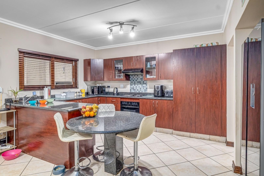 3 Bedroom Property for Sale in Glenvista Gauteng