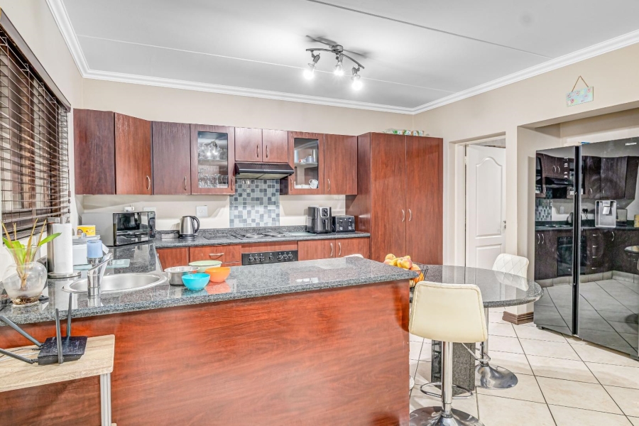 3 Bedroom Property for Sale in Glenvista Gauteng
