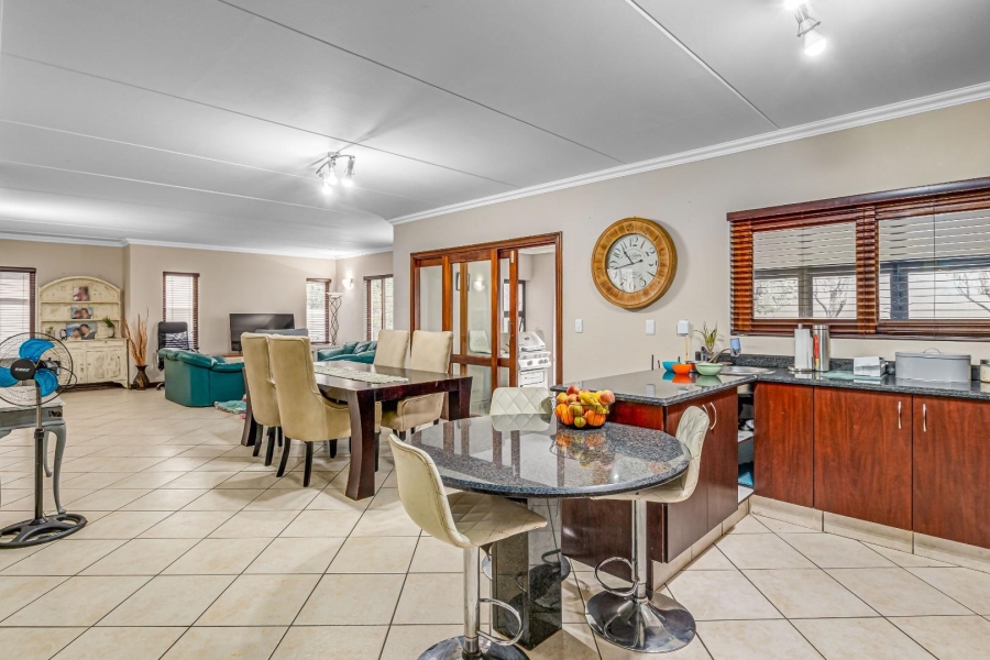 3 Bedroom Property for Sale in Glenvista Gauteng