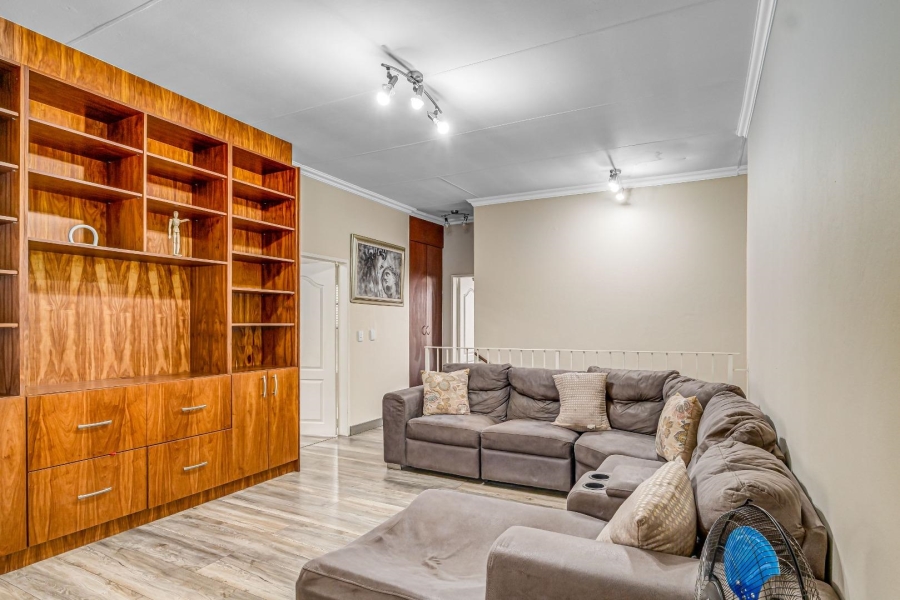 3 Bedroom Property for Sale in Glenvista Gauteng